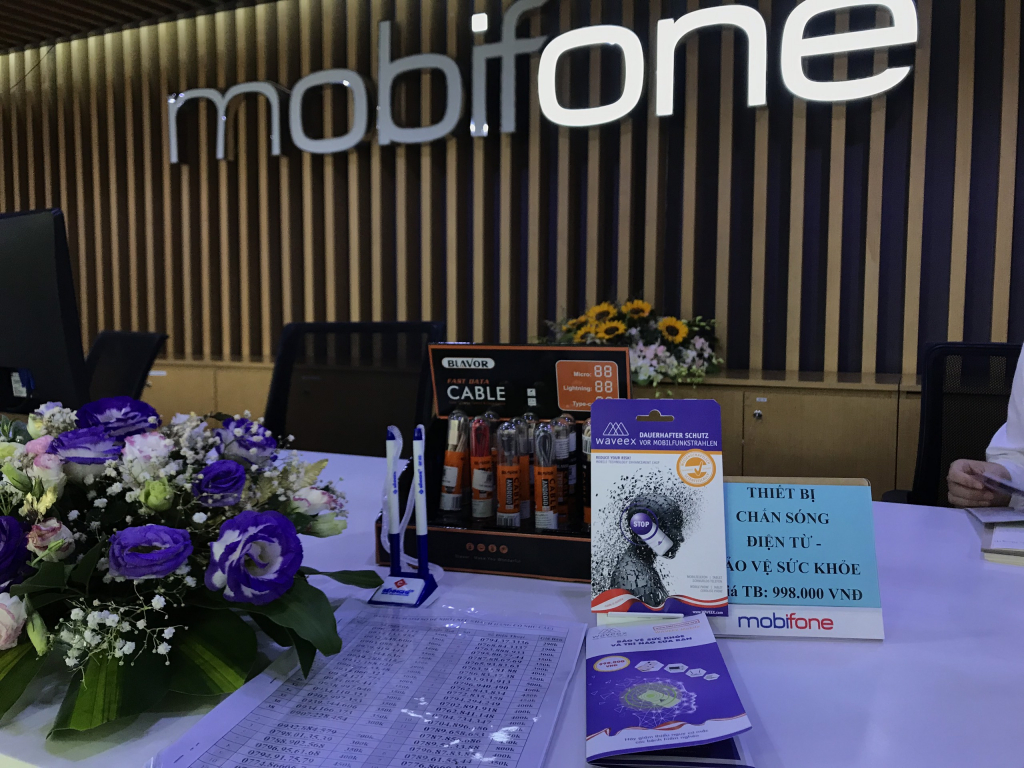 Mobifone phân phối chip chắn bức xạ điện từ Waveex