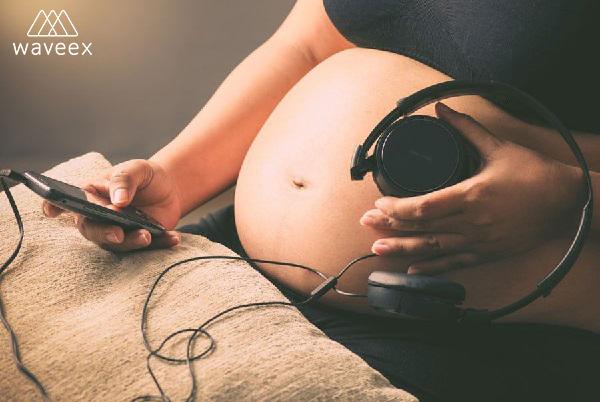 Mẹ bầu có nên cho thai nhi nghe nhạc